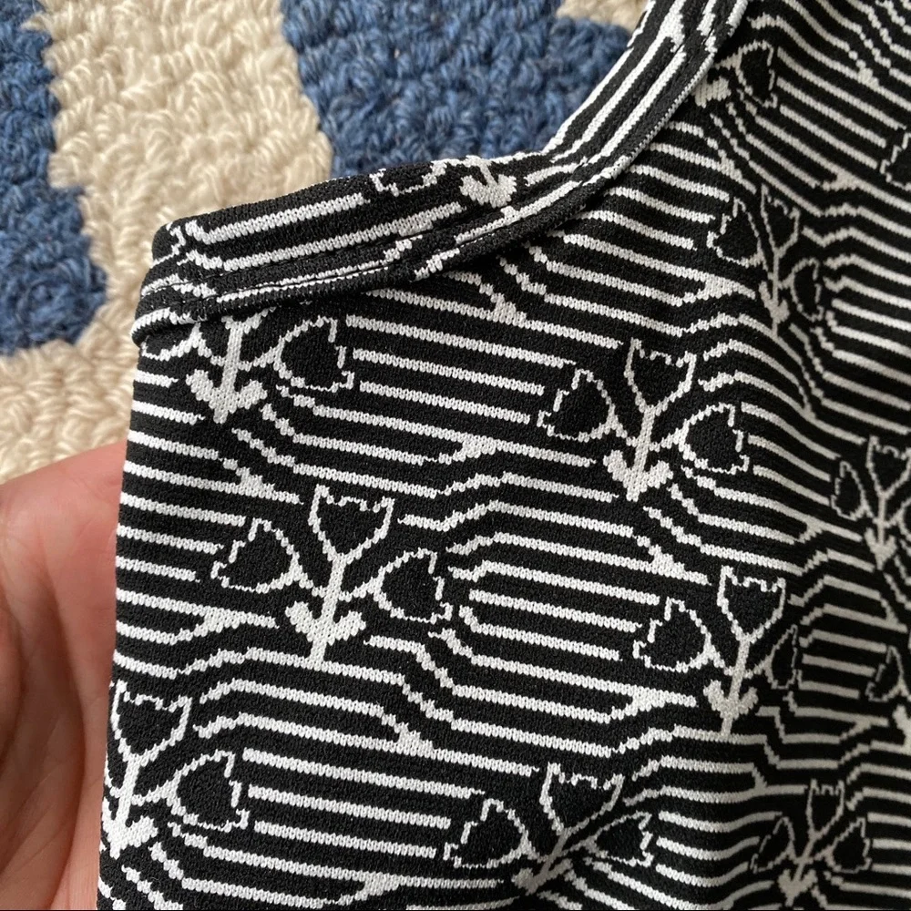 🖤 ZARA BLACK WHITE STRIPE FLORAL CROP TOP! - Picture 6 of 7